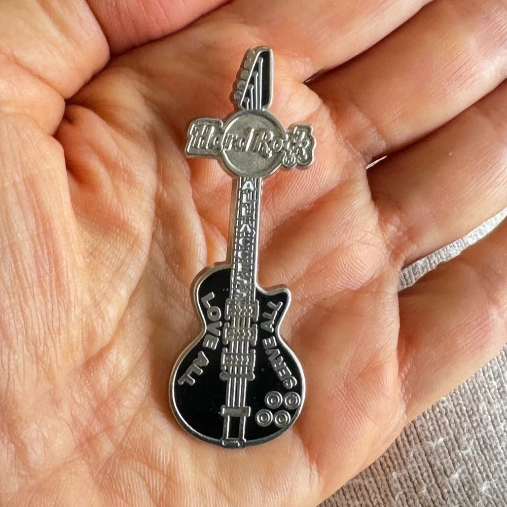 HARD ROCK CAFE ALL ACCESS COLLECTIBLE GUITAR PIN. LOVE ALL SERVE ALL.